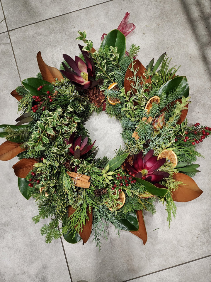 20" Classic Yule Wreath - Grow & Bloom Co.